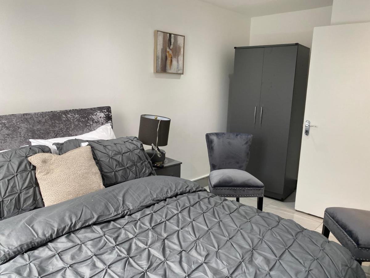 Luxurious 2-Bed Apartment In Woolwich London Exteriör bild