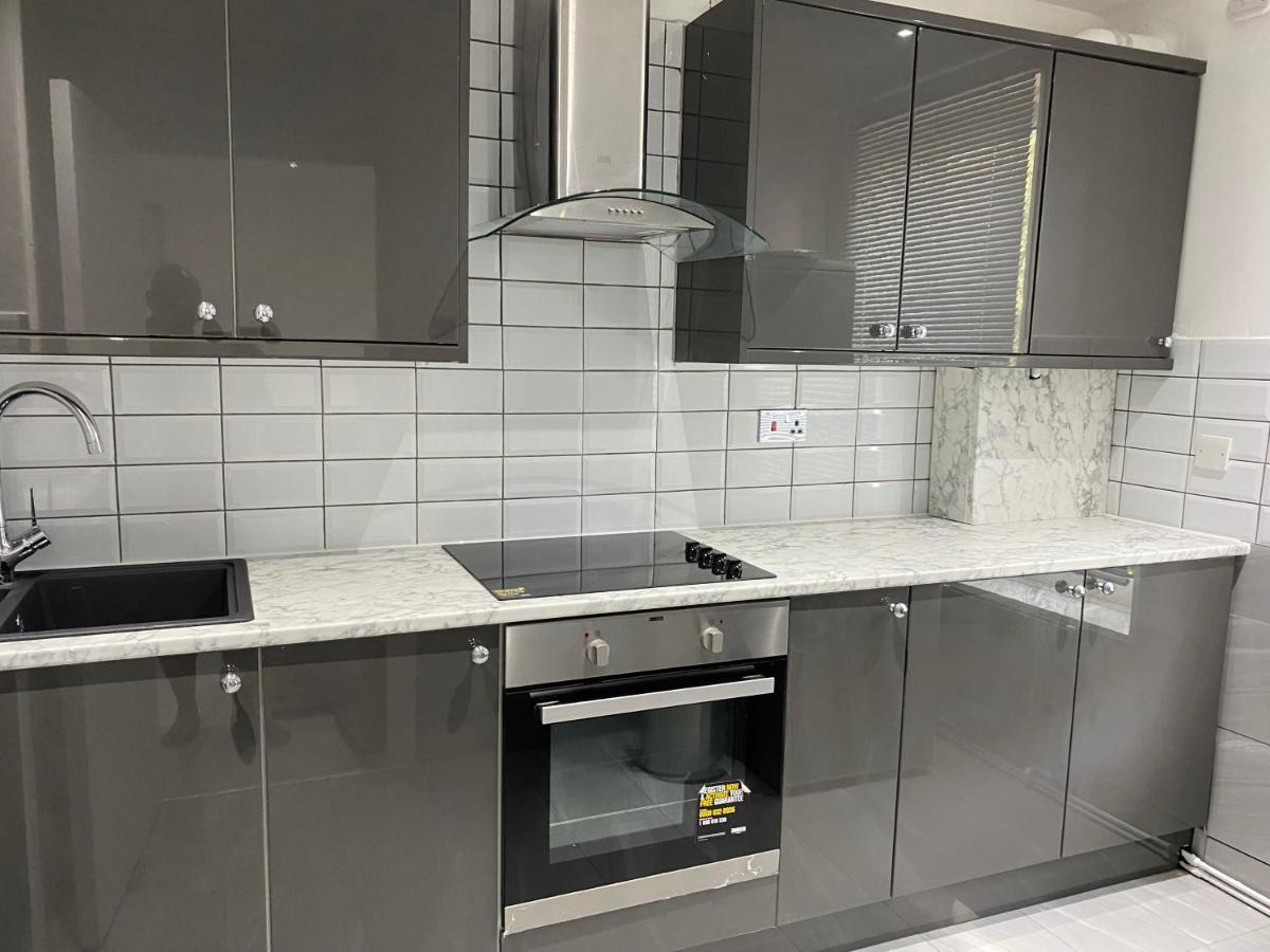 Luxurious 2-Bed Apartment In Woolwich London Exteriör bild