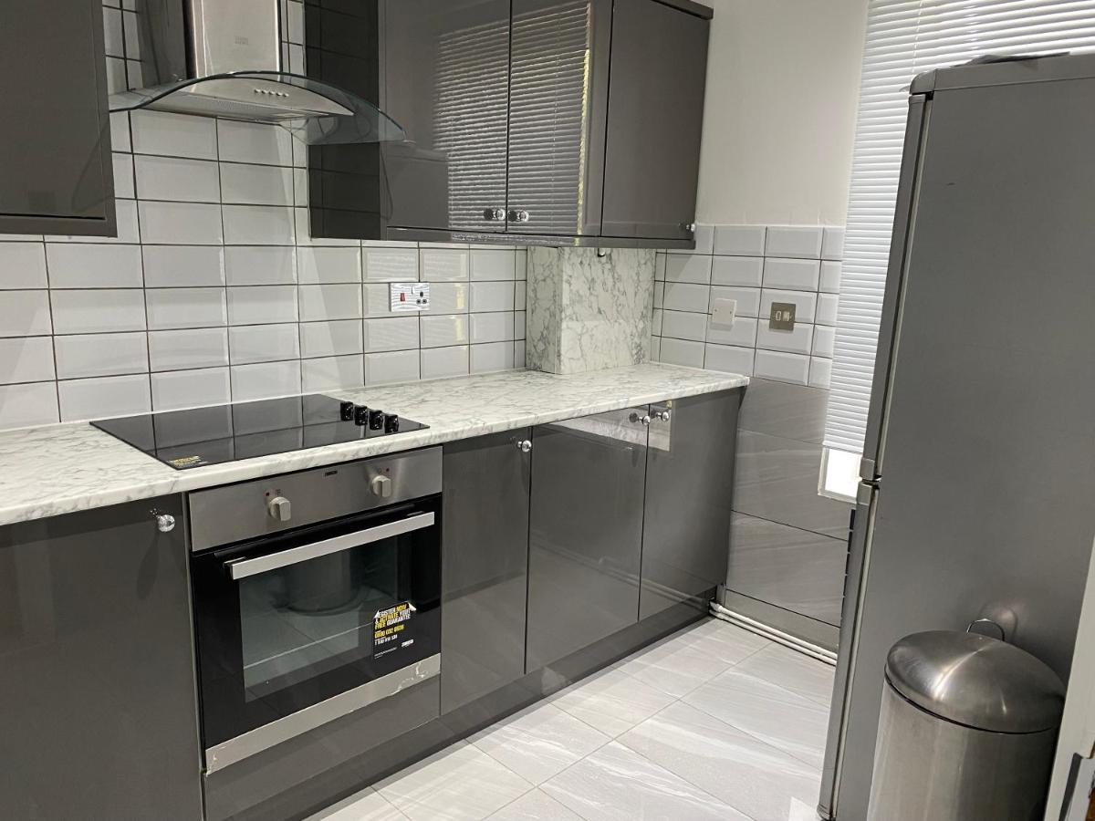 Luxurious 2-Bed Apartment In Woolwich London Exteriör bild